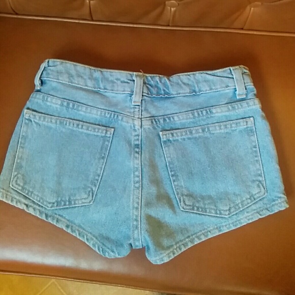 American apparel mid rise light wash denim shorts - Picture 2 of 3